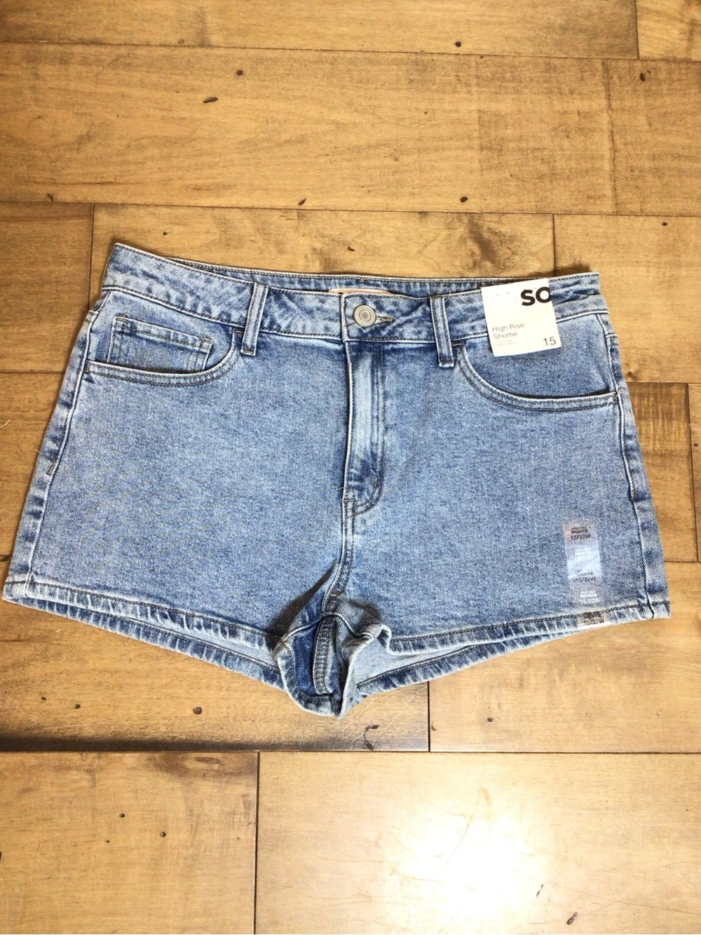 SO Juniors High Rise Shortie Denim Shorts Light Wash Stretch Size 15/32 NWT.